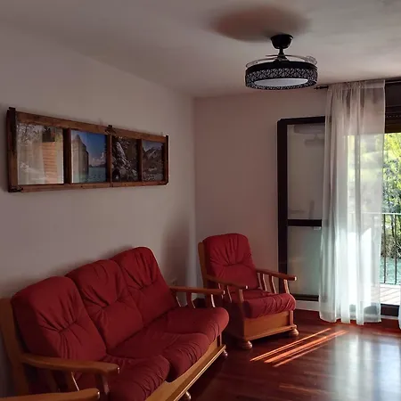 Gorga-ordesa, En Apartament *